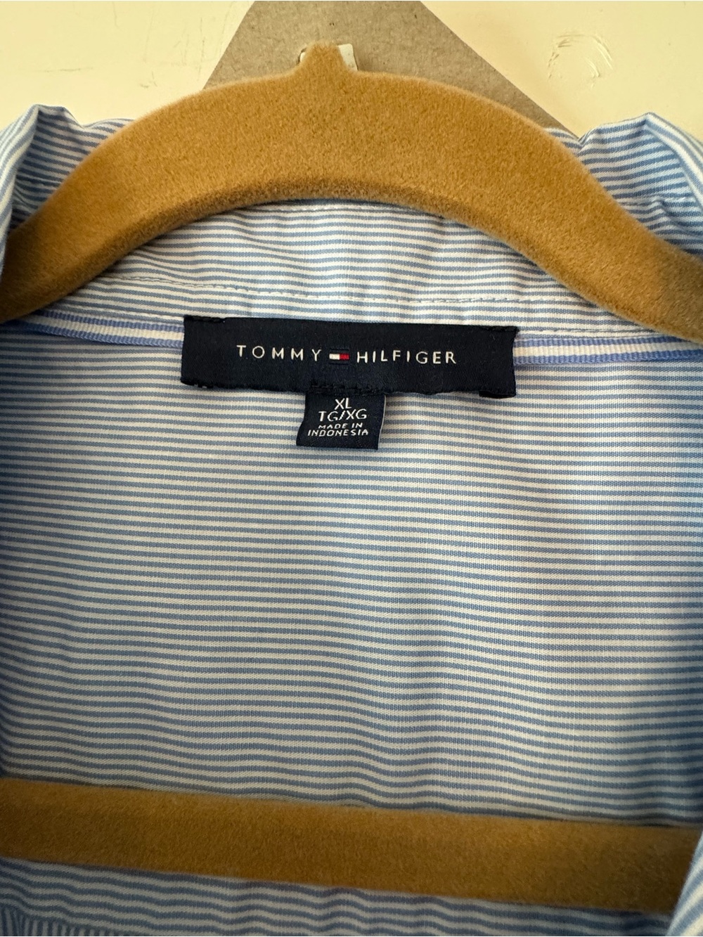 Tommy Hilfiger Light Blue Sleeveless Collared Maxi Dress with Tie Waist - Picture 3 of 5